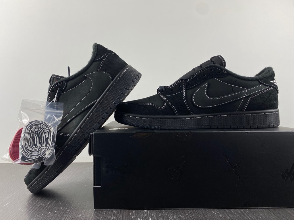 Travis Scott x Air Jordan 1 Low OG DM7866-001